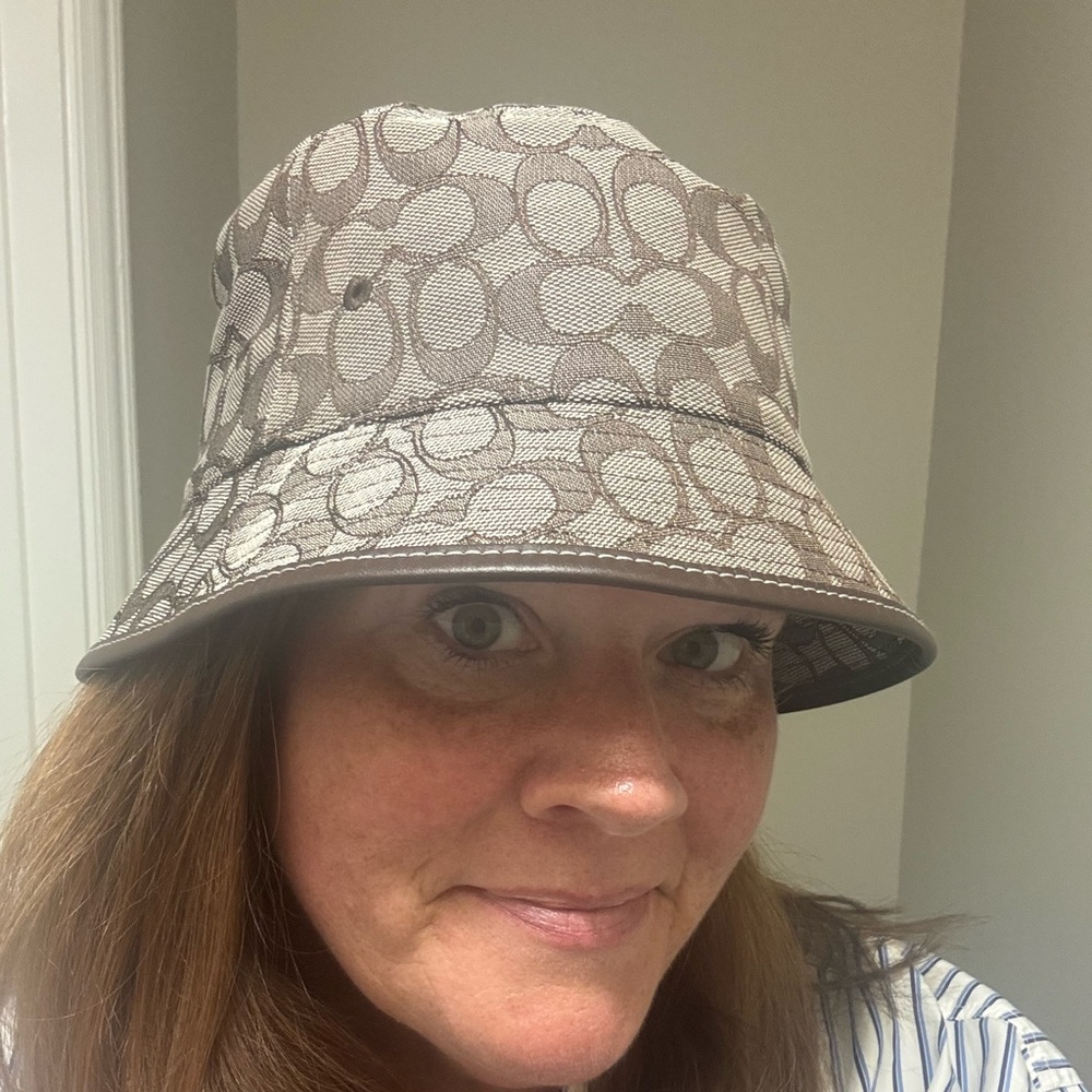 Coach - Bucket Rain Hat - EXCELLENT CONDITION - no signs of use. Brown - Picture 5 of 5